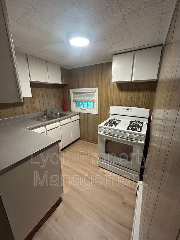 12 Oil Mill Ln #2ndFL2A - Photo 2 of 11