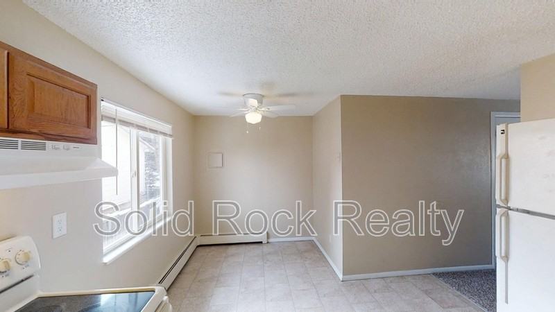 2909 Sage St - Photo 2 of 12