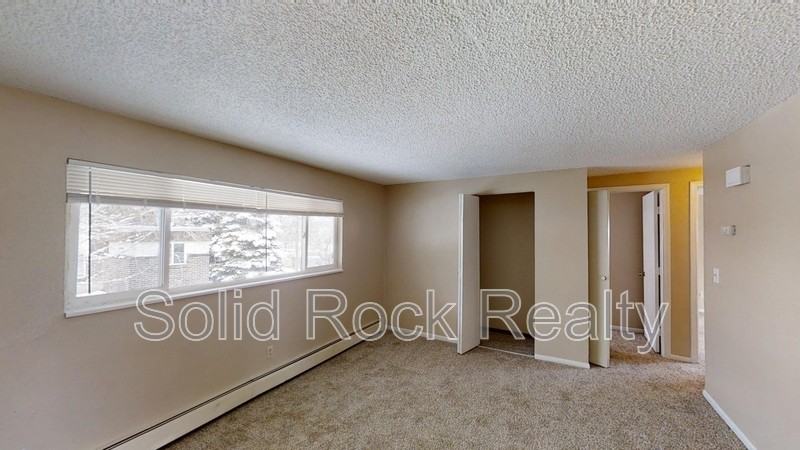 2909 Sage St - Photo 6 of 12