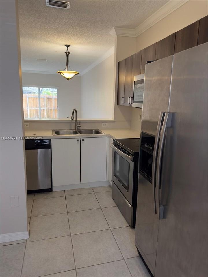 2336 Southeast 24th Avenue #2336 - Photo 5 of 14