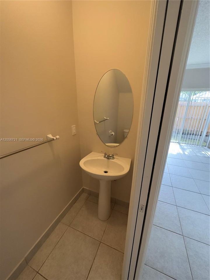 2336 Southeast 24th Avenue #2336 - Photo 7 of 14