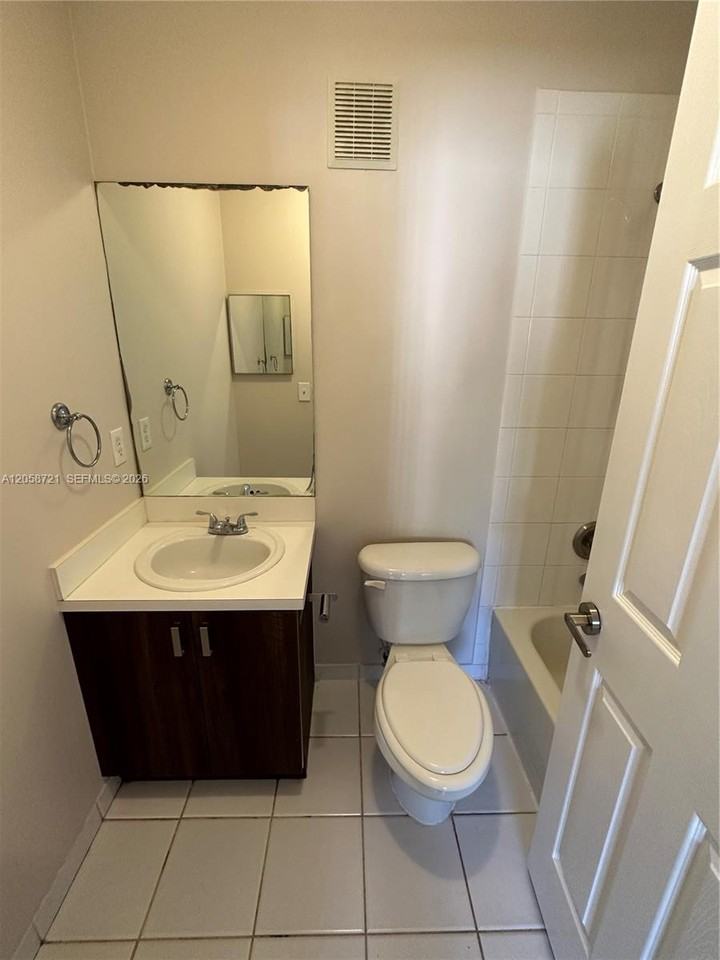 2336 Southeast 24th Avenue #2336 - Photo 6 of 14