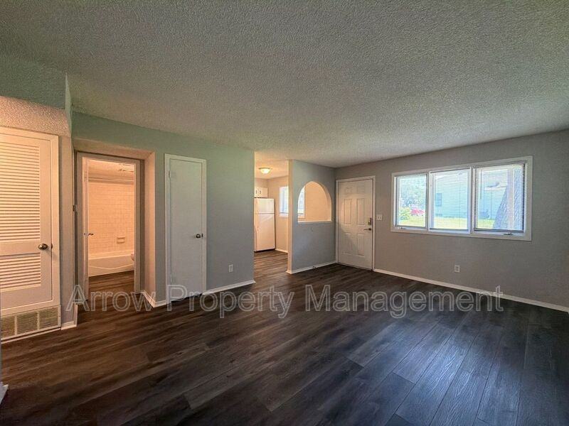 729 H St #2 - Photo 2 of 9