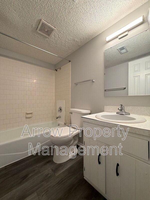 729 H St #2 - Photo 7 of 9