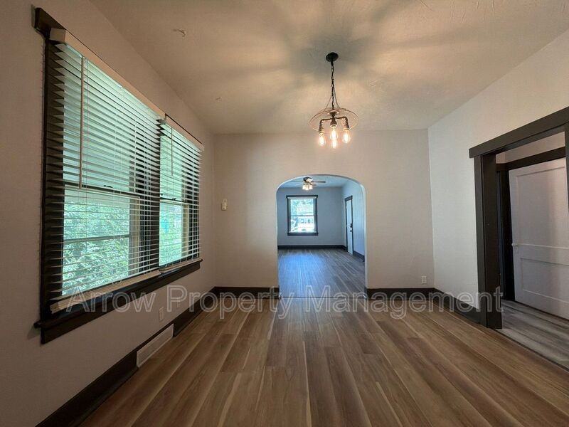845 S 29th St #1 - Photo 4 of 16