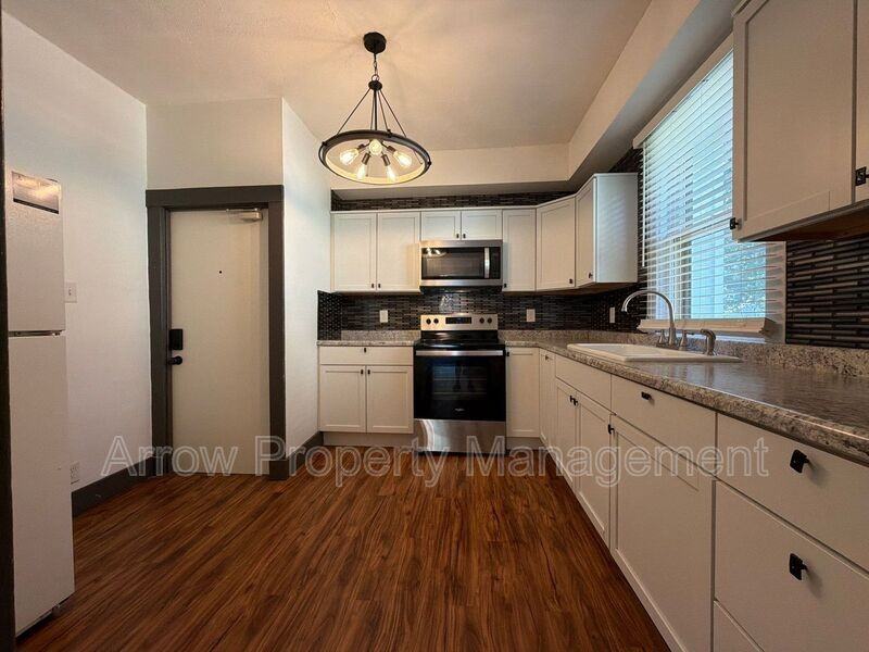 845 S 29th St #1 - Photo 7 of 16