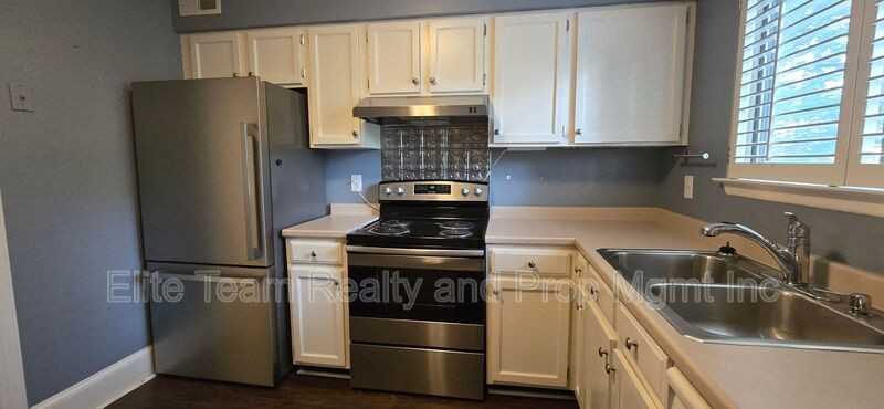 3001 Heathstead Pl - Photo 3 of 17