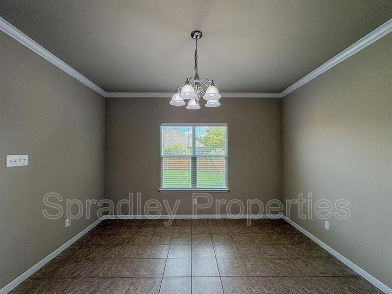 406 Banbury - Photo 4 of 21