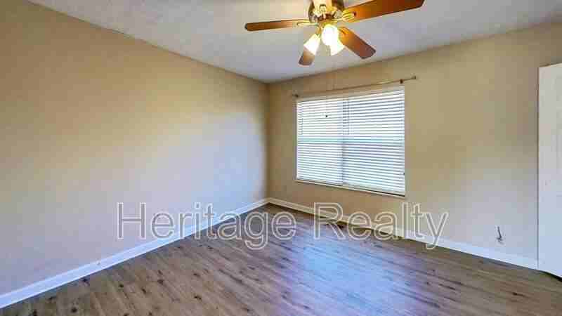10503 Haleyford Ln - Photo 5 of 21