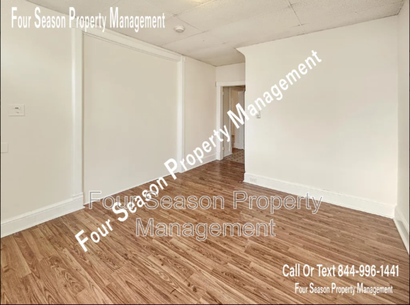 616 W Franklin St #1 - Photo 4 of 20