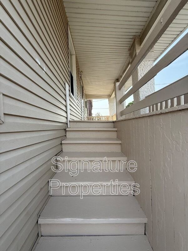 180 W Balview Ave #B - Photo 3 of 18