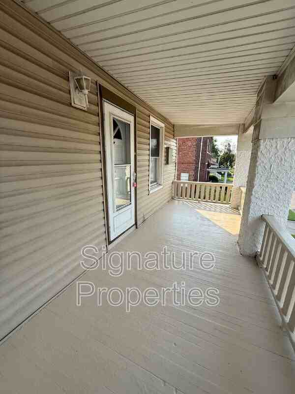 180 W Balview Ave #B - Photo 4 of 18