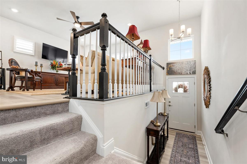 35302 Wright Way - Photo 3 of 32