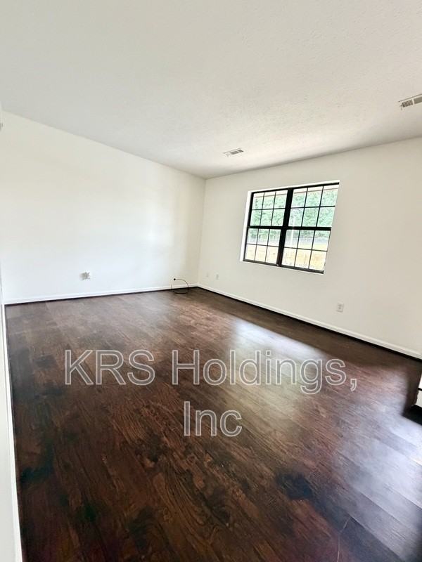 16 Nags Head Ct - Photo 3 of 4