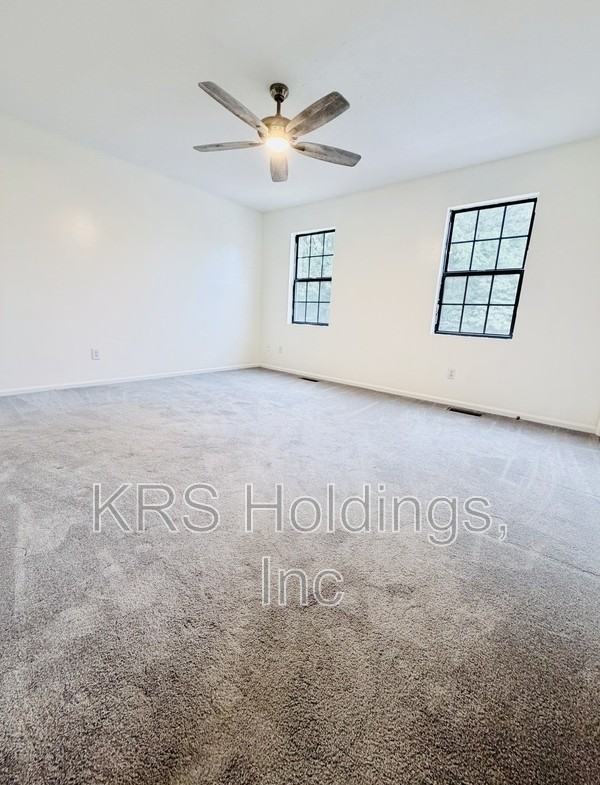 16 Nags Head Ct - Photo 4 of 4
