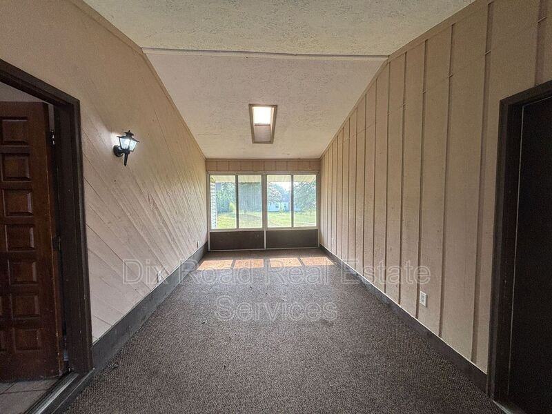 4107 Central Ave - Photo 5 of 31