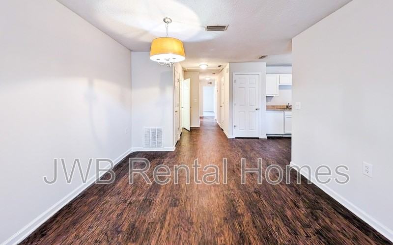 8712 Hare Ave - Photo 4 of 12