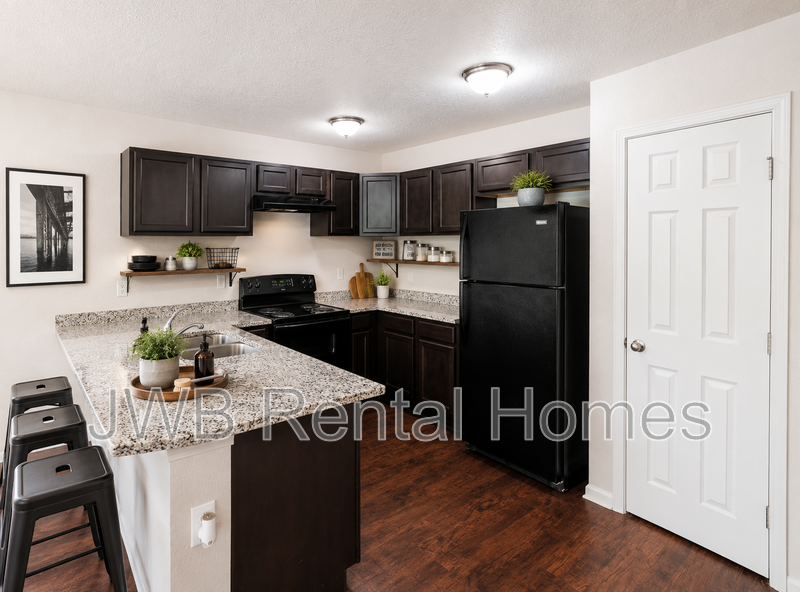 6543 Zora St - Photo 3 of 12