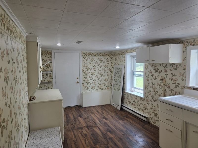 205 Haussauer Rd - Photo 7 of 7