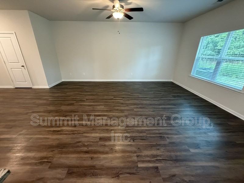 219 Limestone Cir - Photo 3 of 38
