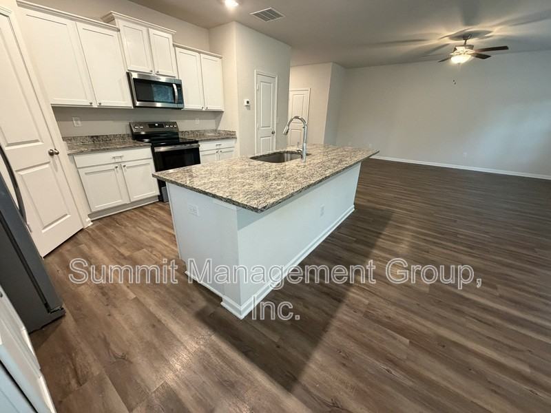 219 Limestone Cir - Photo 6 of 38