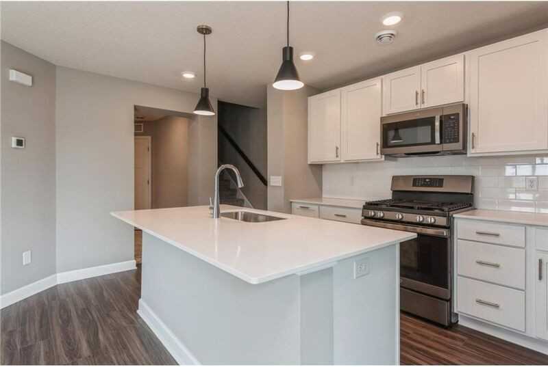 10634 Weston Way N - Photo 3 of 25