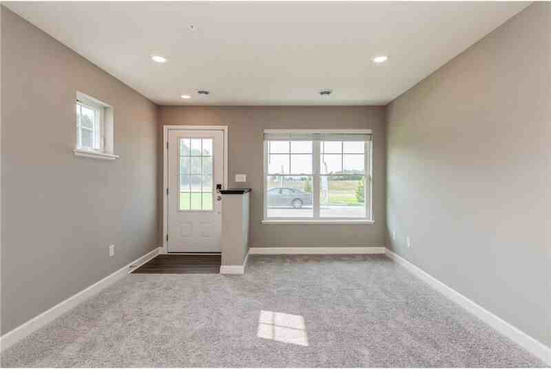 10634 Weston Way N - Photo 4 of 25