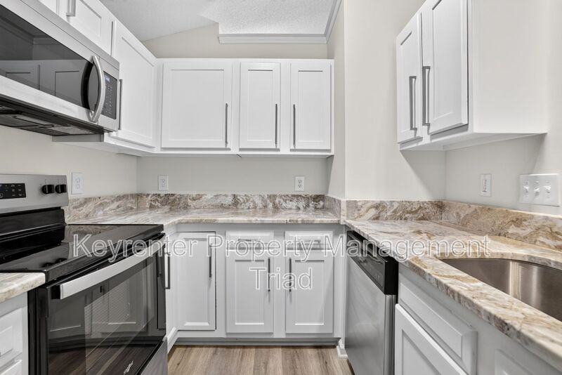 3638 Morris Farm Dr #3B - Photo 3 of 31