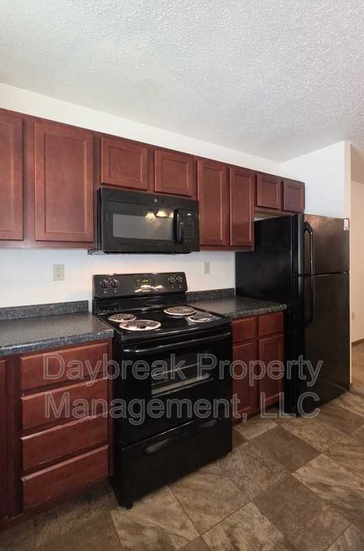 317 16th St S - Photo 6 of 24