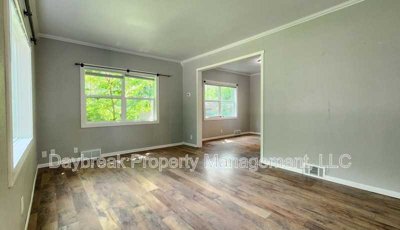 1242 10th St N - Photo 6 of 16