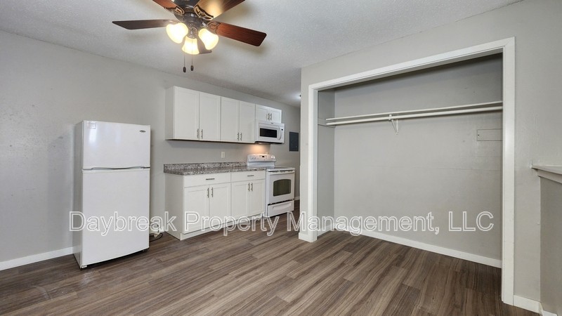 717 30th St N - Photo 2 of 13