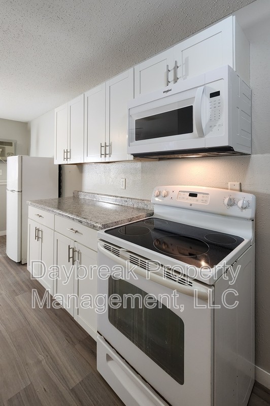 717 30th St N - Photo 6 of 13