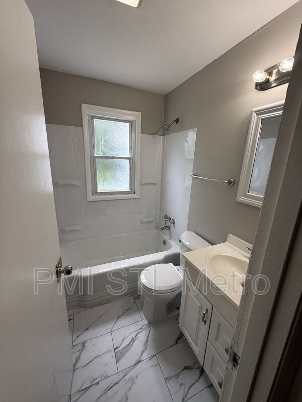 10235 Cabot Dr - Photo 2 of 13