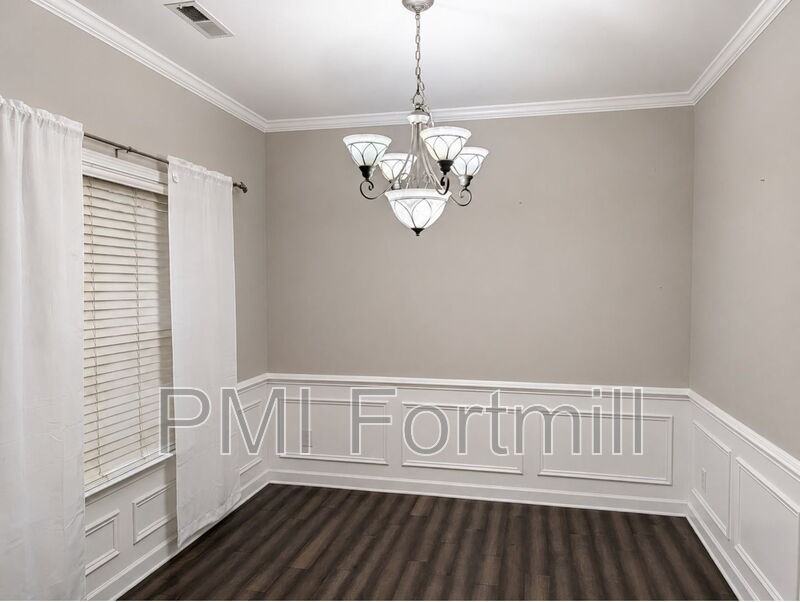 1903 Dundalk Rd - Photo 4 of 29