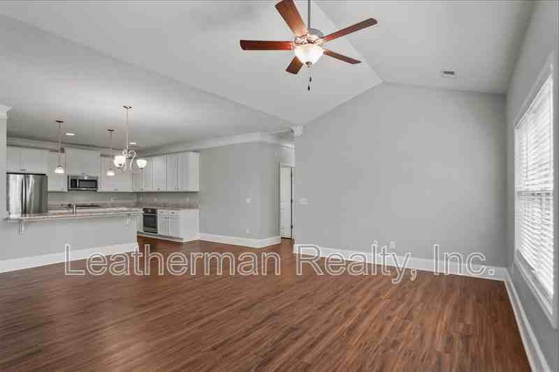 408 Senate St - Photo 2 of 12