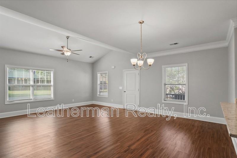 408 Senate St - Photo 4 of 12