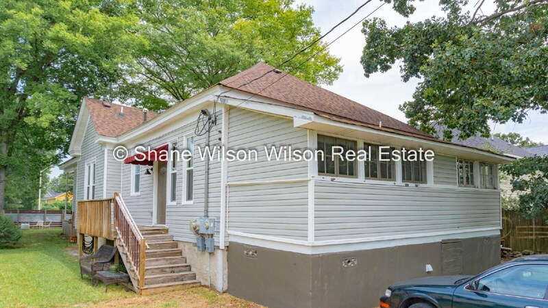 2406 Bailey Ave - Photo 2 of 10