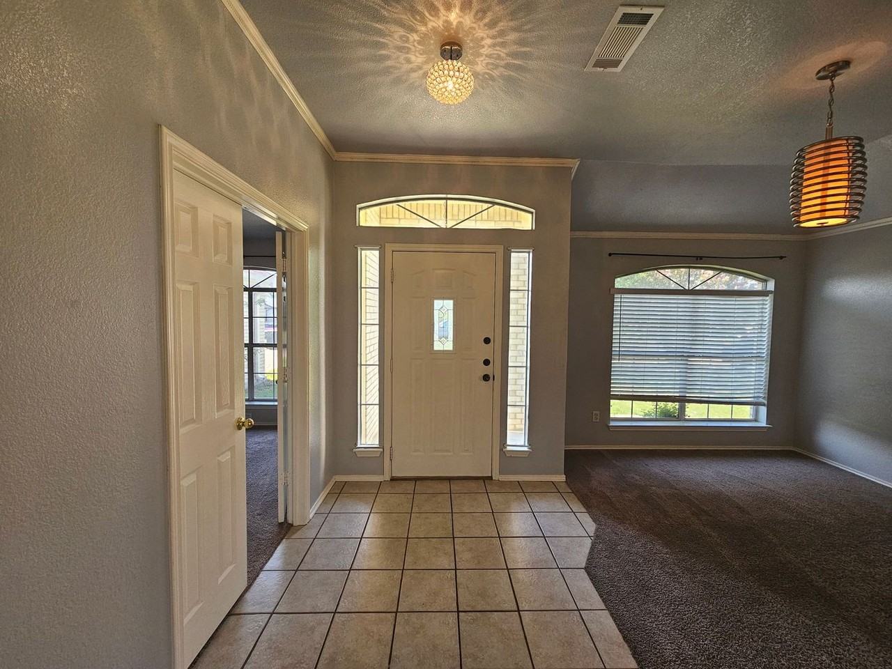 4507 Twin Oaks Cir - Photo 3 of 25