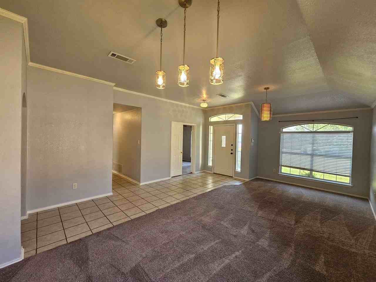 4507 Twin Oaks Cir - Photo 4 of 25
