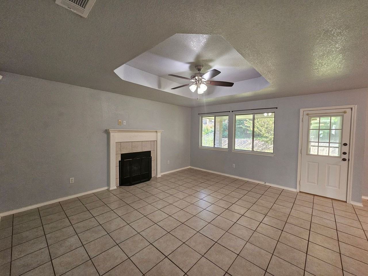 4507 Twin Oaks Cir - Photo 6 of 25