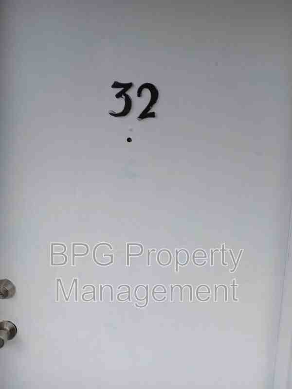 123 Circle Dr #32 - Photo 2 of 8