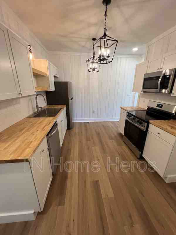 2811 E 5th Ave - Photo 2 of 6