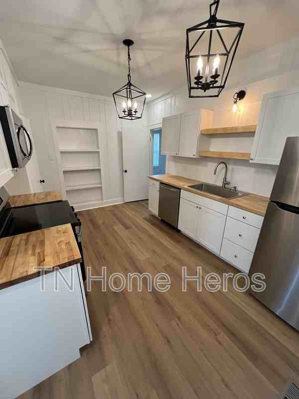 2811 E 5th Ave - Photo 3 of 6