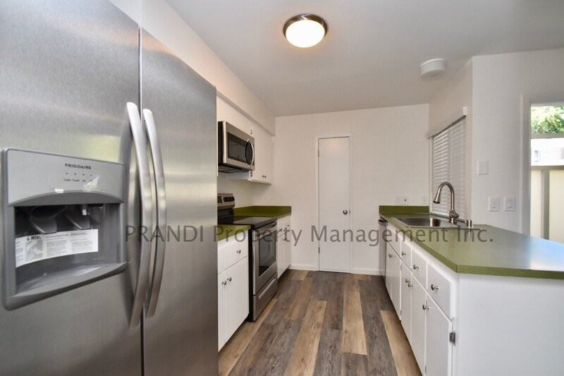 110A Oliva Ct - Photo 2 of 11
