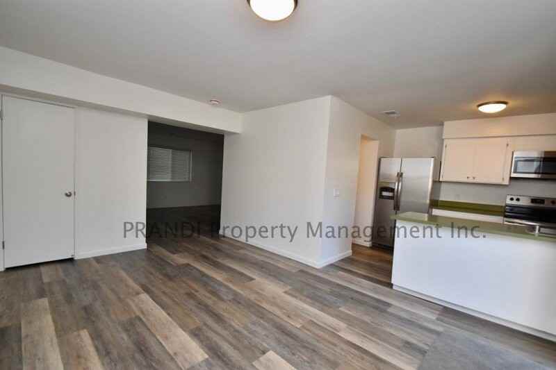 110A Oliva Ct - Photo 3 of 11