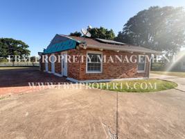 featured image of 2200 Country Club Rd #A