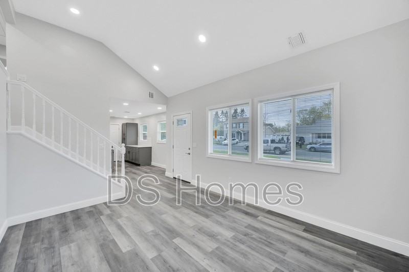 Macdonald Ave - Photo 5 of 19
