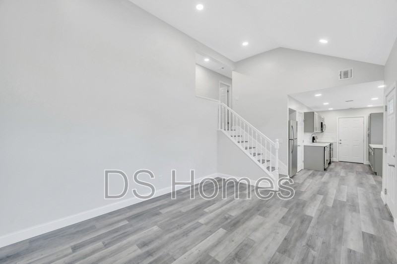 Macdonald Ave - Photo 6 of 19