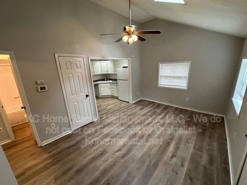 8538 England St - Photo 5 of 24