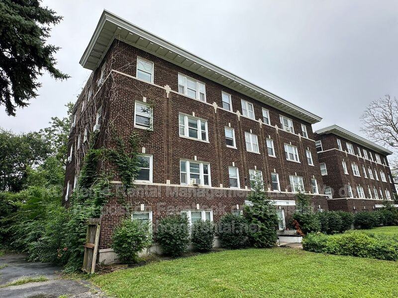 305 Gladstone Blvd - Photo 3 of 18